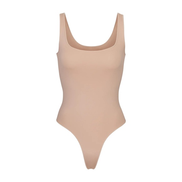SKIMS Tops - SKIMS ESSENTIAL SCOOP NECK BODYSUIT